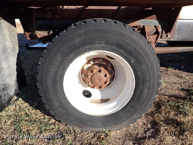 image for item DL6139 1994 Ford F800  water truck