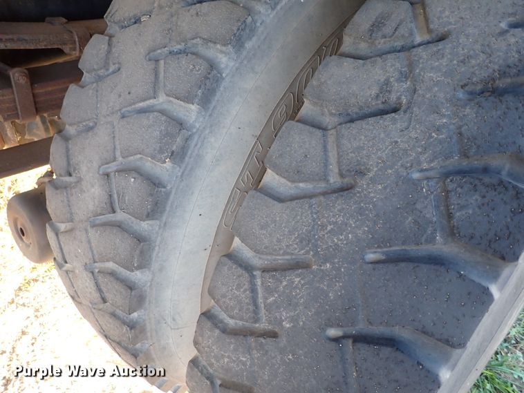 image for item DL6139 1994 Ford F800  water truck