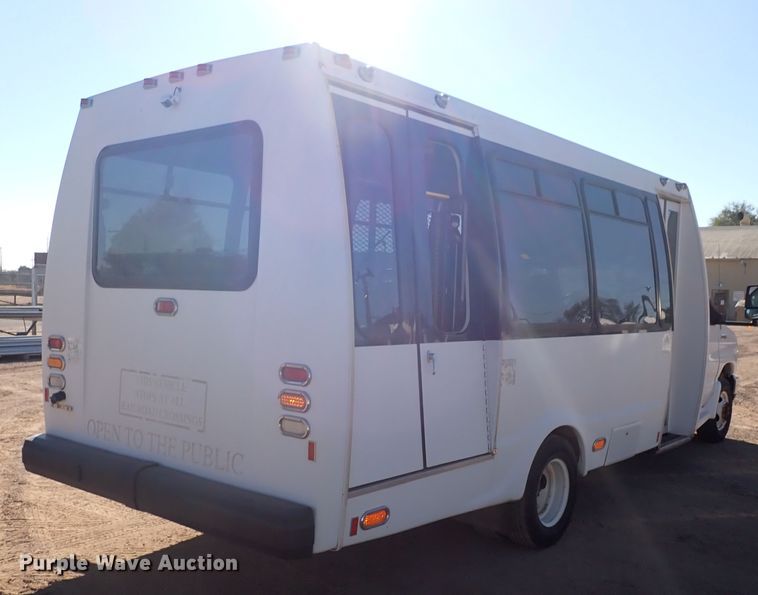 image for item DL6141 2009 Ford Econoline E450  shuttle bus