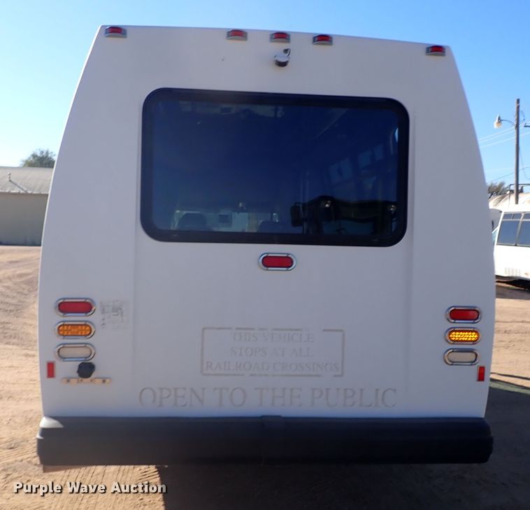 image for item DL6141 2009 Ford Econoline E450  shuttle bus