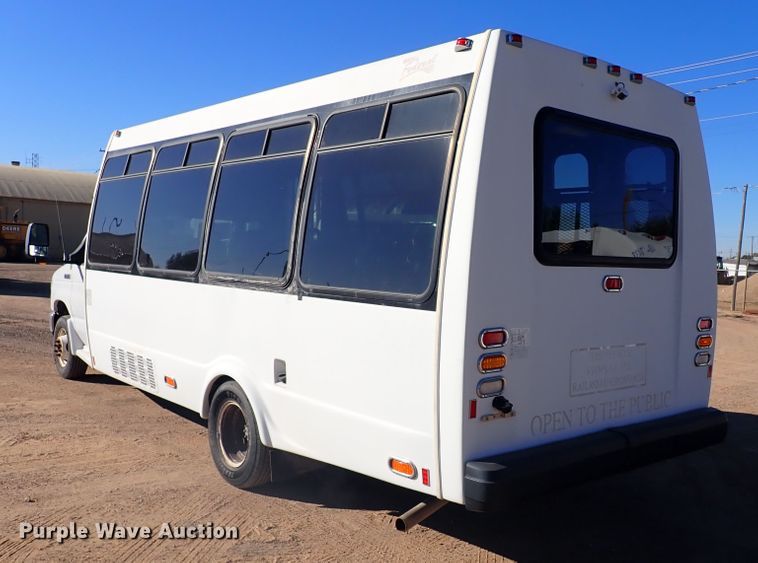 image for item DL6141 2009 Ford Econoline E450  shuttle bus