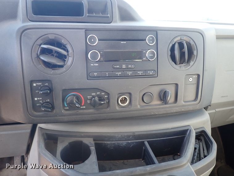 image for item DL6141 2009 Ford Econoline E450  shuttle bus