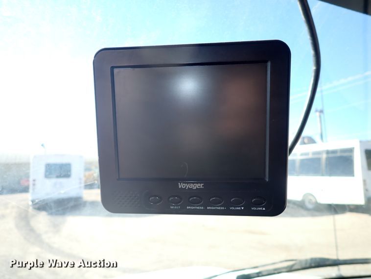 image for item DL6141 2009 Ford Econoline E450  shuttle bus