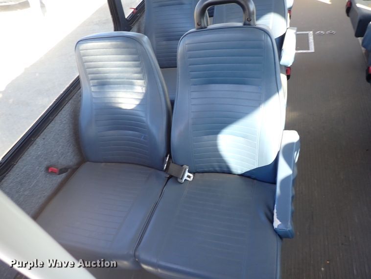 image for item DL6141 2009 Ford Econoline E450  shuttle bus