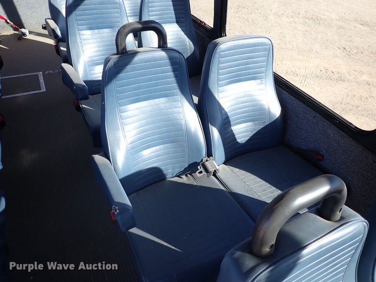 image for item DL6141 2009 Ford Econoline E450  shuttle bus