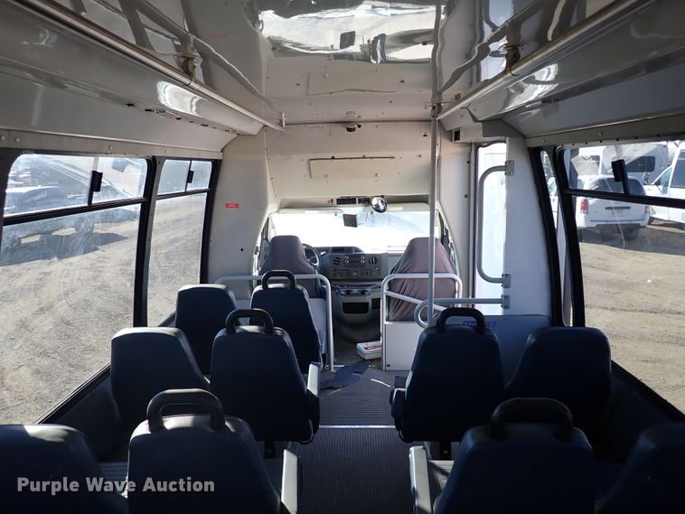 image for item DL6141 2009 Ford Econoline E450  shuttle bus