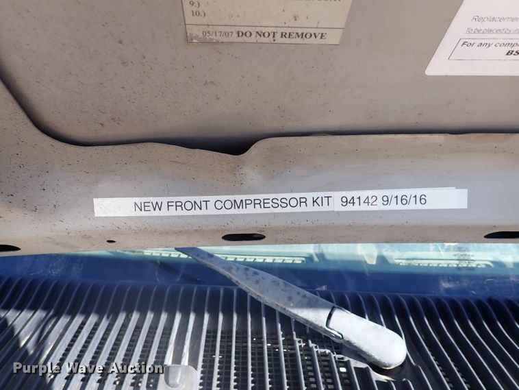 image for item DL6141 2009 Ford Econoline E450  shuttle bus