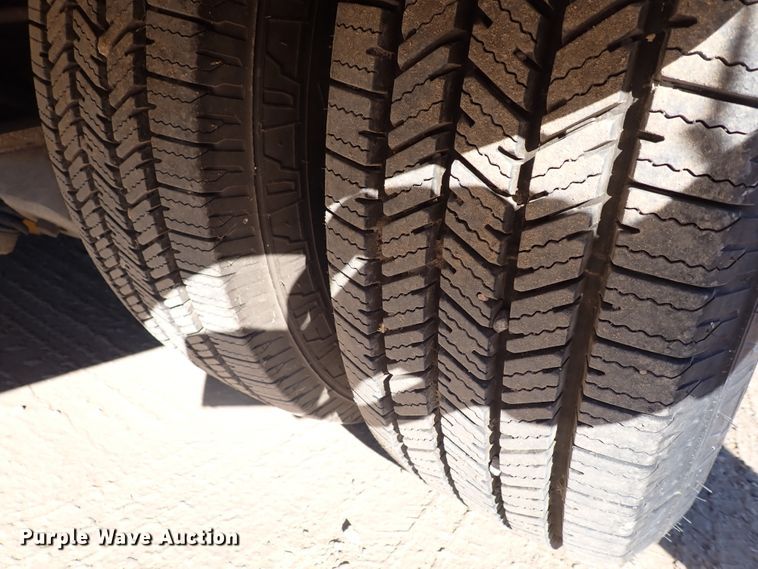 image for item DL6141 2009 Ford Econoline E450  shuttle bus