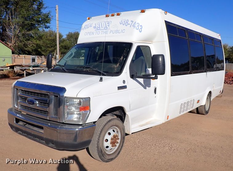 image for item DL6142 2010 Ford Econoline E450  shuttle bus