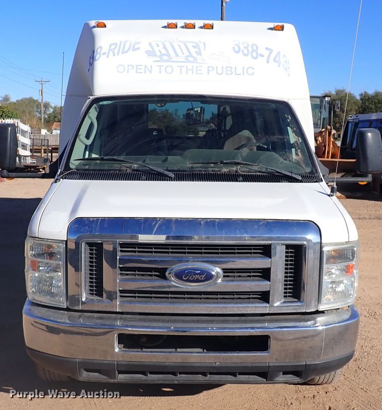 image for item DL6142 2010 Ford Econoline E450  shuttle bus