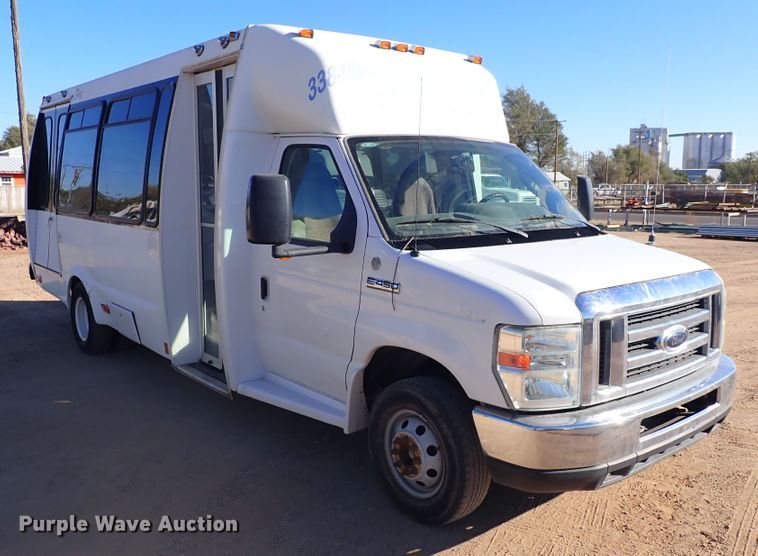 image for item DL6142 2010 Ford Econoline E450  shuttle bus