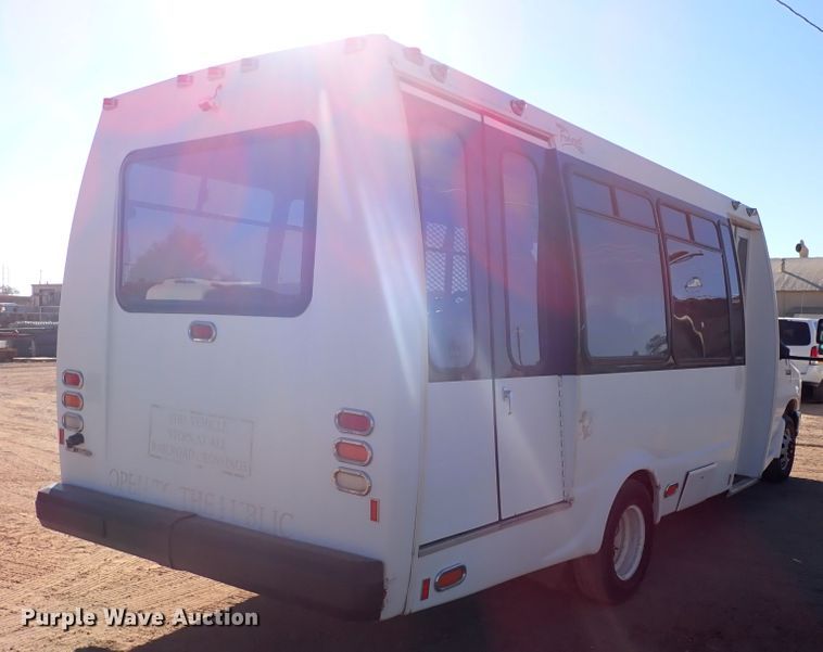 image for item DL6142 2010 Ford Econoline E450  shuttle bus