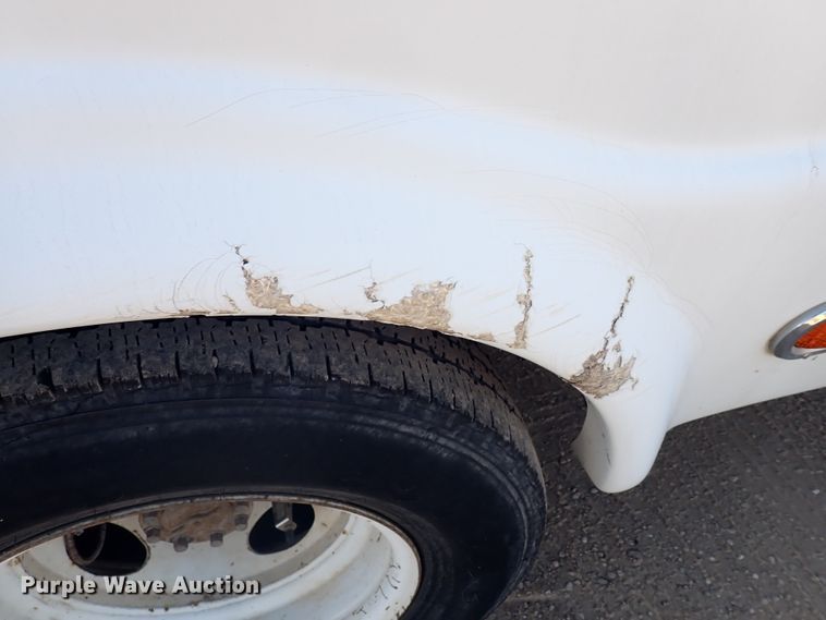 image for item DL6142 2010 Ford Econoline E450  shuttle bus