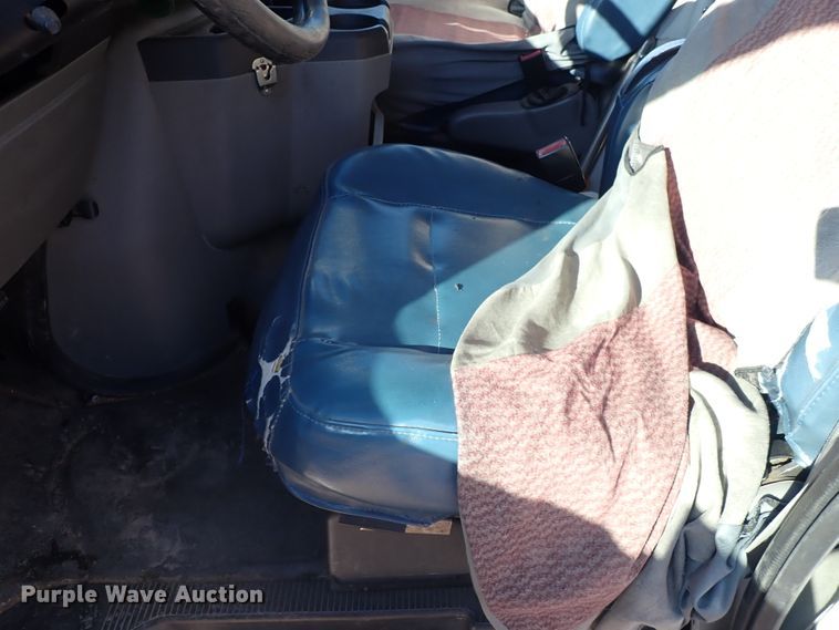 image for item DL6142 2010 Ford Econoline E450  shuttle bus