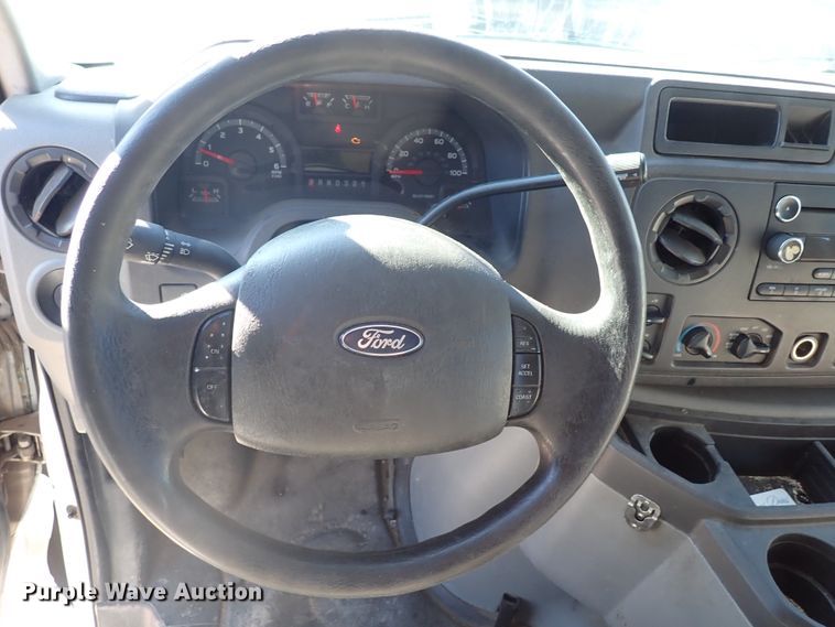 image for item DL6142 2010 Ford Econoline E450  shuttle bus