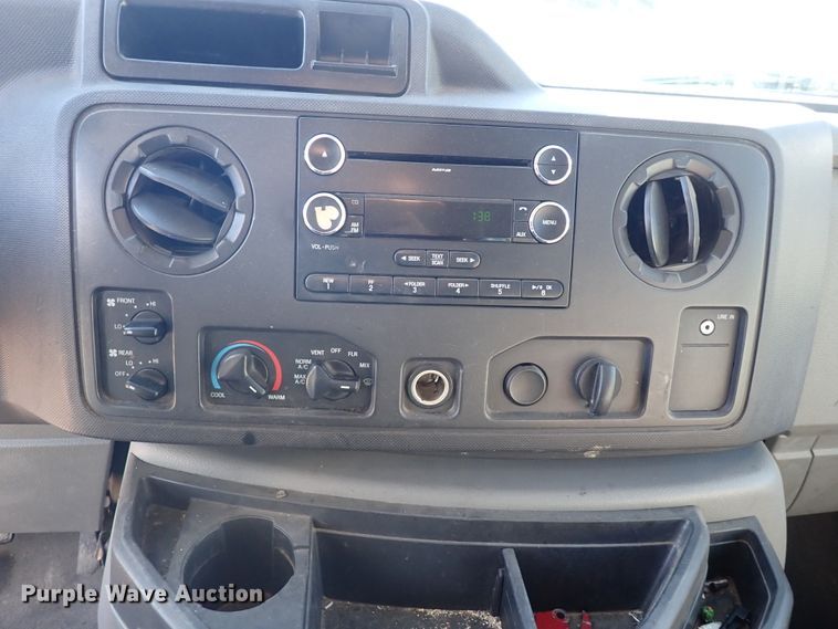 image for item DL6142 2010 Ford Econoline E450  shuttle bus