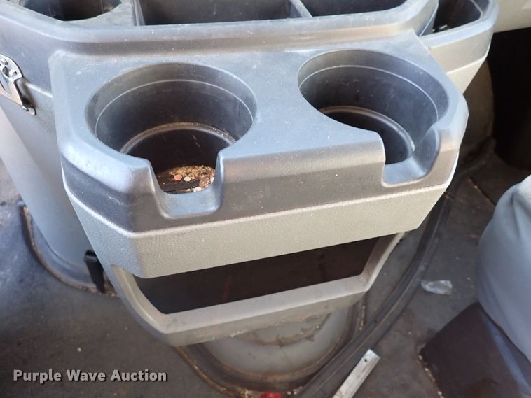 image for item DL6142 2010 Ford Econoline E450  shuttle bus