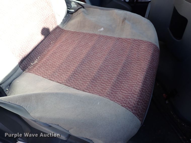 image for item DL6142 2010 Ford Econoline E450  shuttle bus