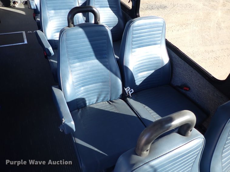 image for item DL6142 2010 Ford Econoline E450  shuttle bus