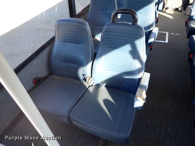 image for item DL6142 2010 Ford Econoline E450  shuttle bus