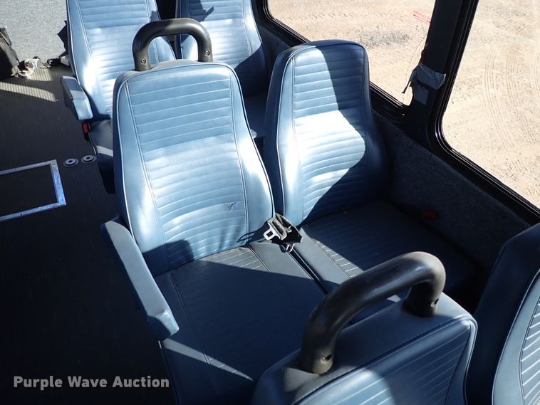 image for item DL6142 2010 Ford Econoline E450  shuttle bus