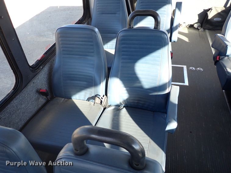 image for item DL6142 2010 Ford Econoline E450  shuttle bus