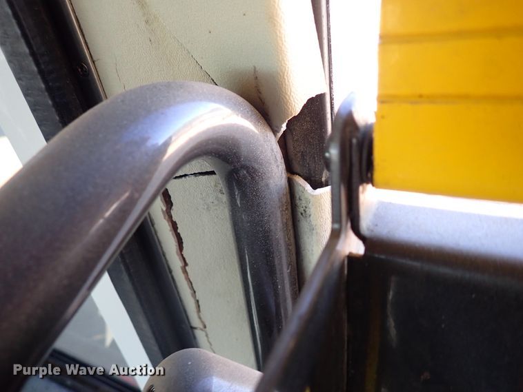 image for item DL6142 2010 Ford Econoline E450  shuttle bus