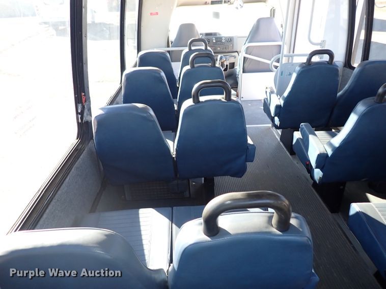 image for item DL6142 2010 Ford Econoline E450  shuttle bus