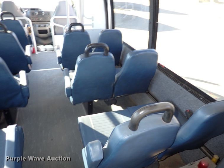 image for item DL6142 2010 Ford Econoline E450  shuttle bus