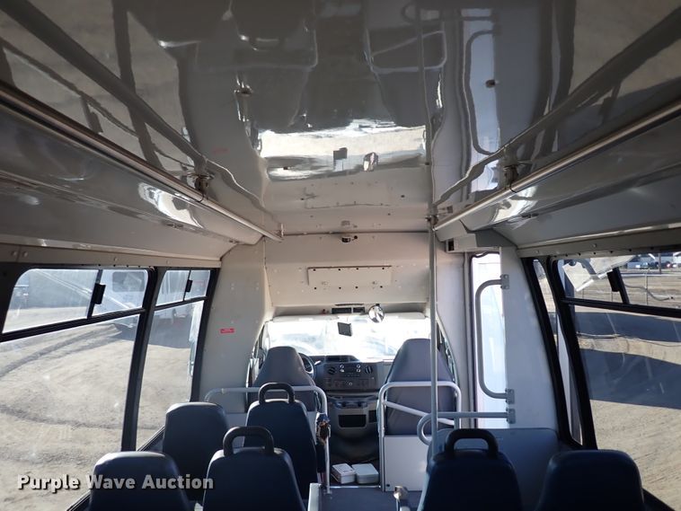 image for item DL6142 2010 Ford Econoline E450  shuttle bus