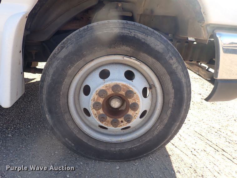 image for item DL6142 2010 Ford Econoline E450  shuttle bus