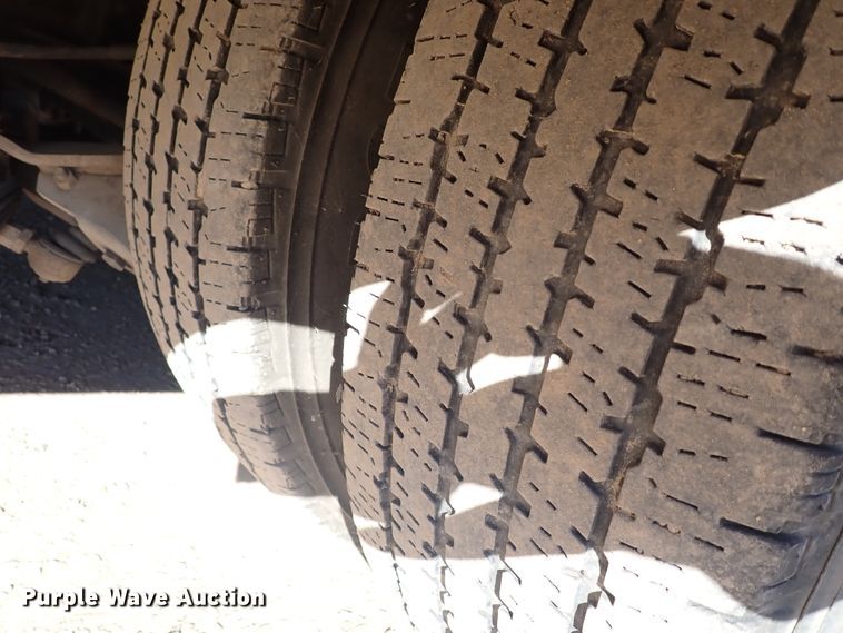 image for item DL6142 2010 Ford Econoline E450  shuttle bus