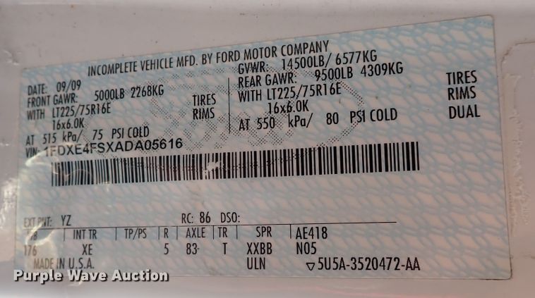 image for item DL6142 2010 Ford Econoline E450  shuttle bus