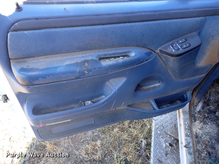 image for item DL6145 1996 Ford F350  ambulance