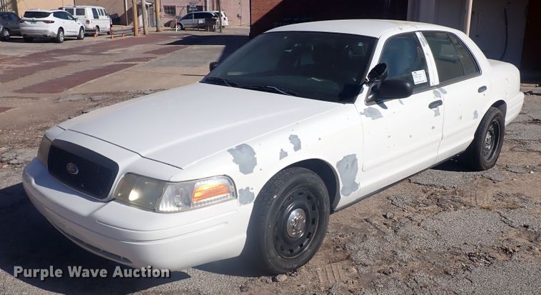 image for item DL6146 2005 Ford Crown Victoria Police Interceptor