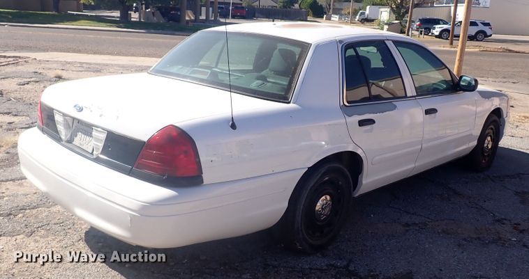 image for item DL6146 2005 Ford Crown Victoria Police Interceptor