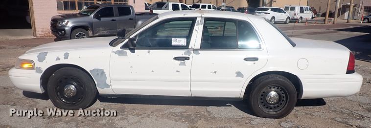 image for item DL6146 2005 Ford Crown Victoria Police Interceptor