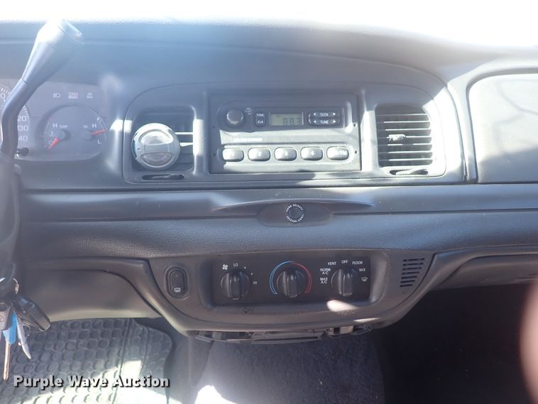 image for item DL6146 2005 Ford Crown Victoria Police Interceptor