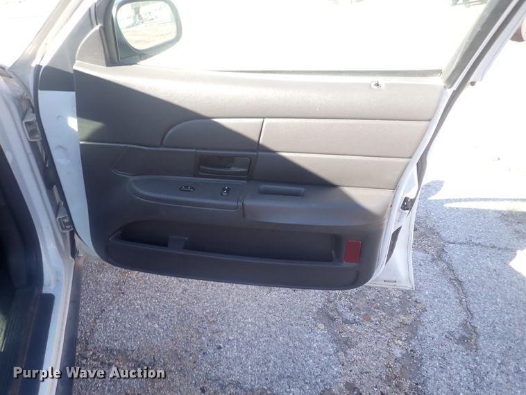 image for item DL6146 2005 Ford Crown Victoria Police Interceptor