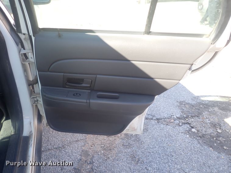 image for item DL6146 2005 Ford Crown Victoria Police Interceptor