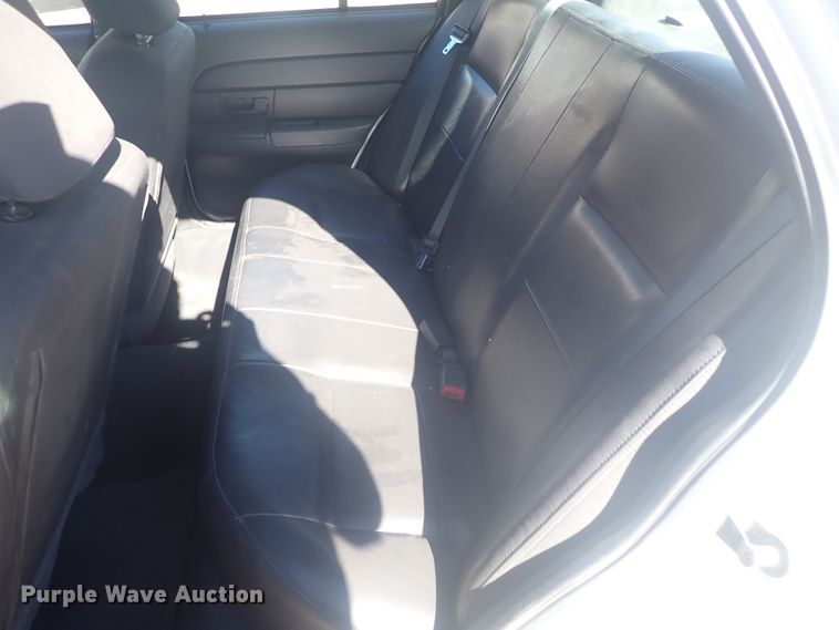 image for item DL6146 2005 Ford Crown Victoria Police Interceptor