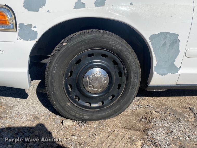 image for item DL6146 2005 Ford Crown Victoria Police Interceptor