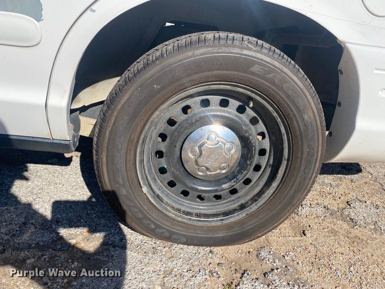 image for item DL6146 2005 Ford Crown Victoria Police Interceptor