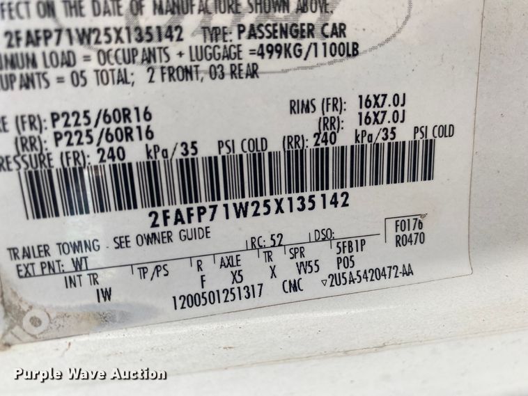 image for item DL6146 2005 Ford Crown Victoria Police Interceptor