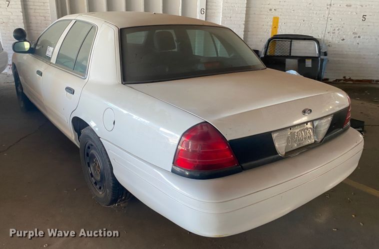 image for item DL6147 2005 Ford Crown Victoria Police Interceptor