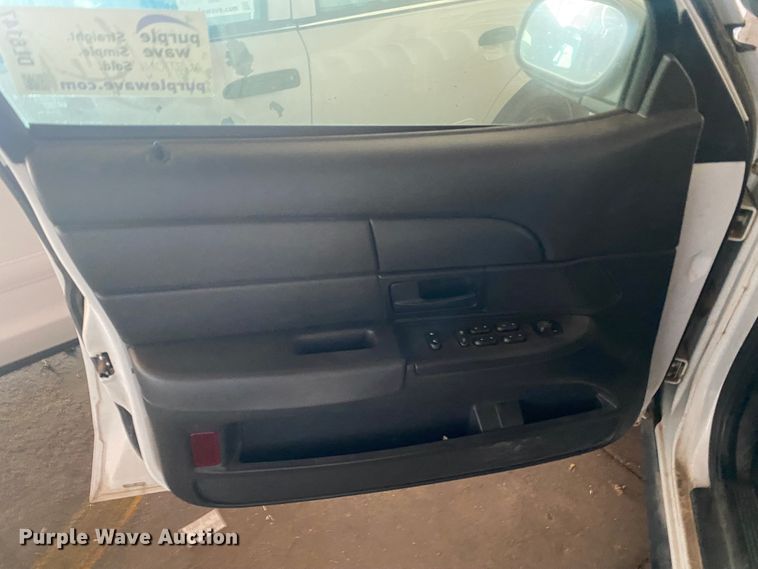 image for item DL6147 2005 Ford Crown Victoria Police Interceptor