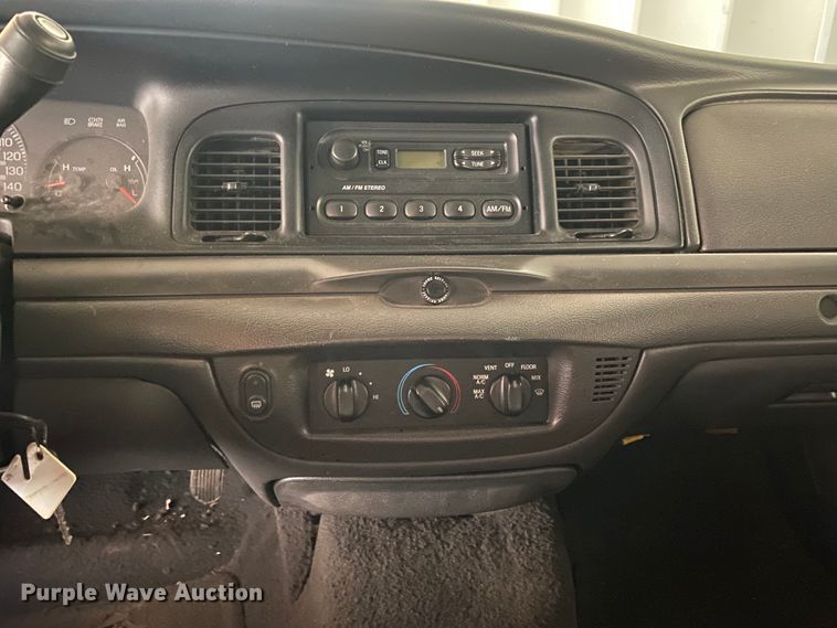 image for item DL6147 2005 Ford Crown Victoria Police Interceptor