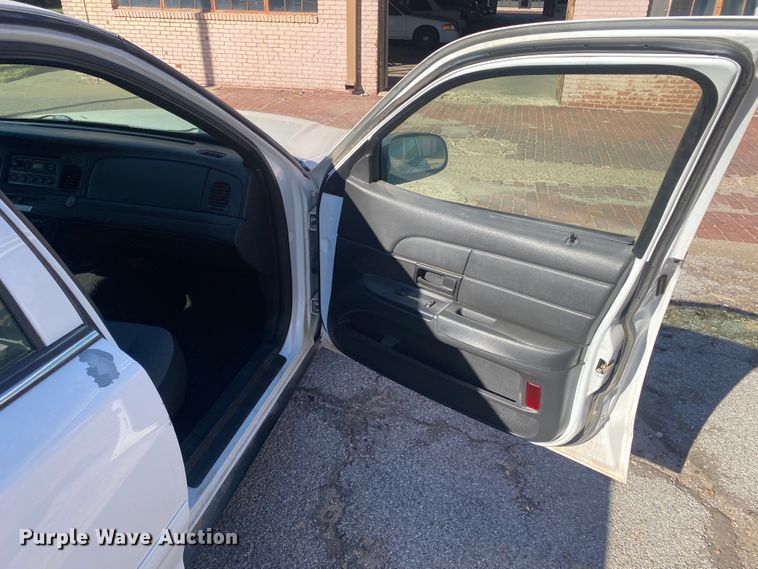 image for item DL6148 2008 Ford Crown Victoria Police Interceptor