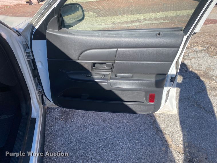 image for item DL6149 2008 Ford Crown Victoria Police Interceptor