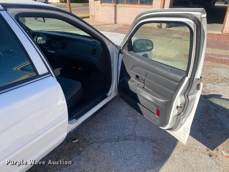 image for item DL6150 2005 Ford Crown Victoria Police Interceptor